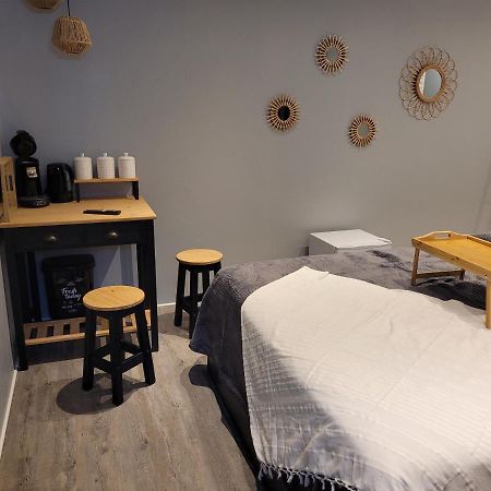Chambre Privative Avec Baignoire Balneo Crespin  Buitenkant foto